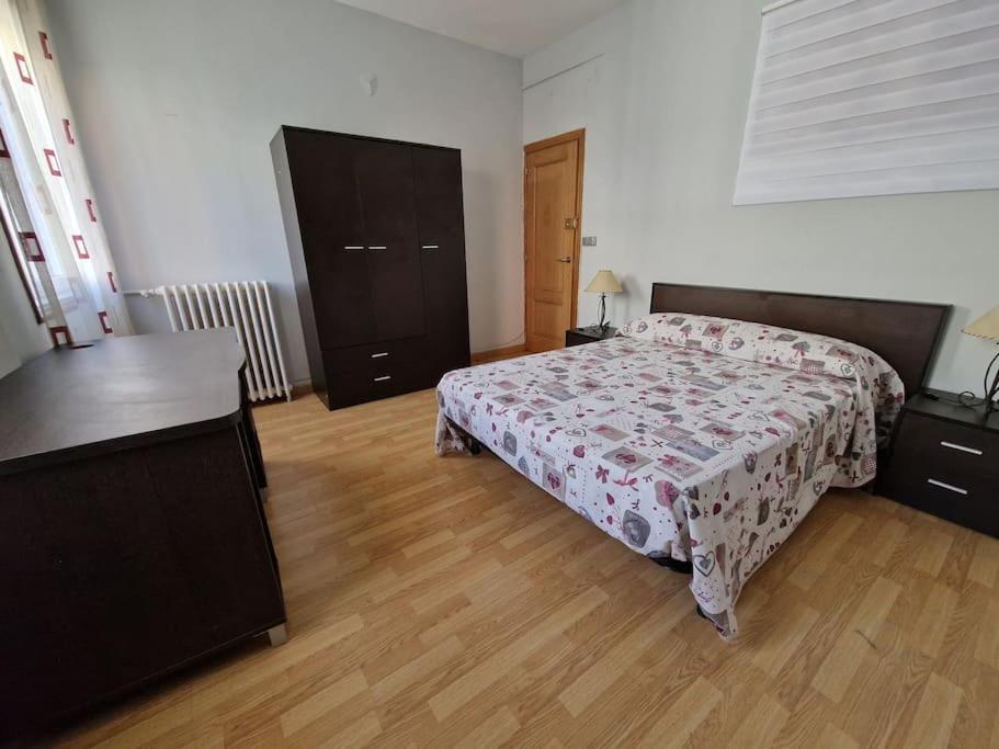 Piso En Estacion De Monforte De Lemos Appartement Buitenkant foto